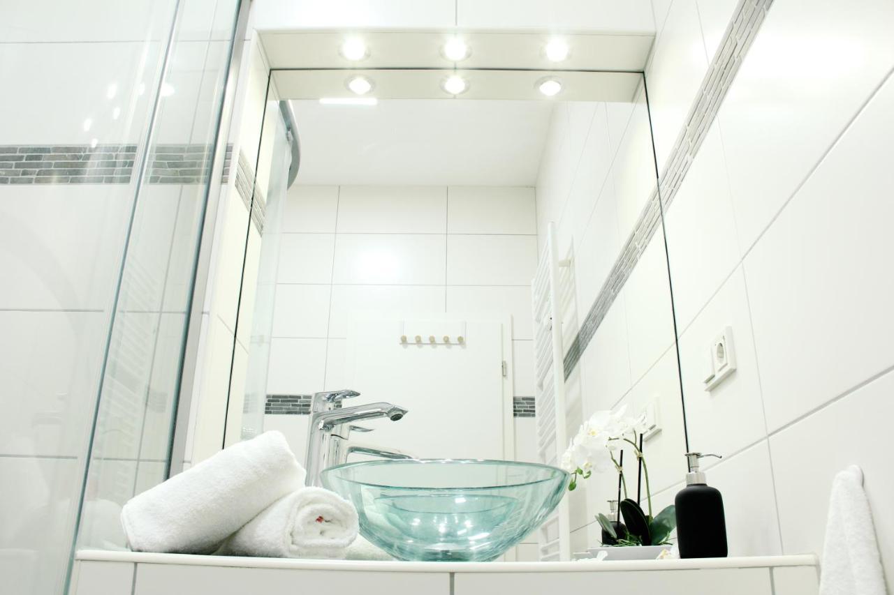 Secret Hideaways Cozystudio Superior Apartments Mit Wifi L 450M Bis Uni L Messe L Flughafen L Zoo Duisburg Bagian luar foto