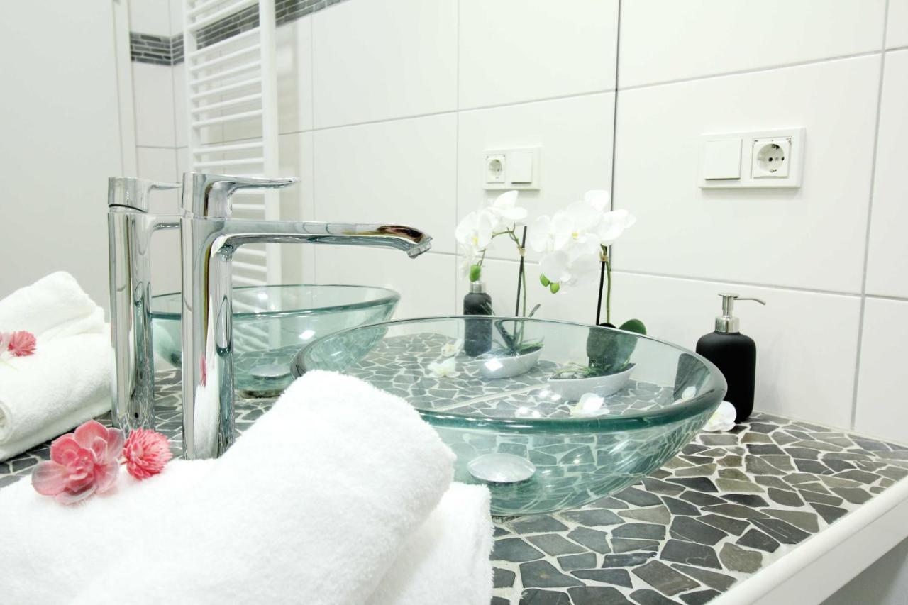 Secret Hideaways Cozystudio Superior Apartments Mit Wifi L 450M Bis Uni L Messe L Flughafen L Zoo Duisburg Bagian luar foto